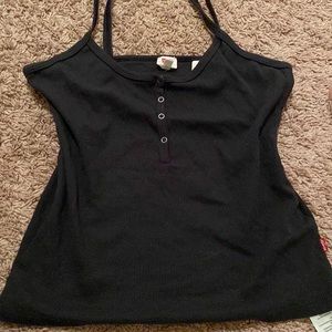 black levis tank top